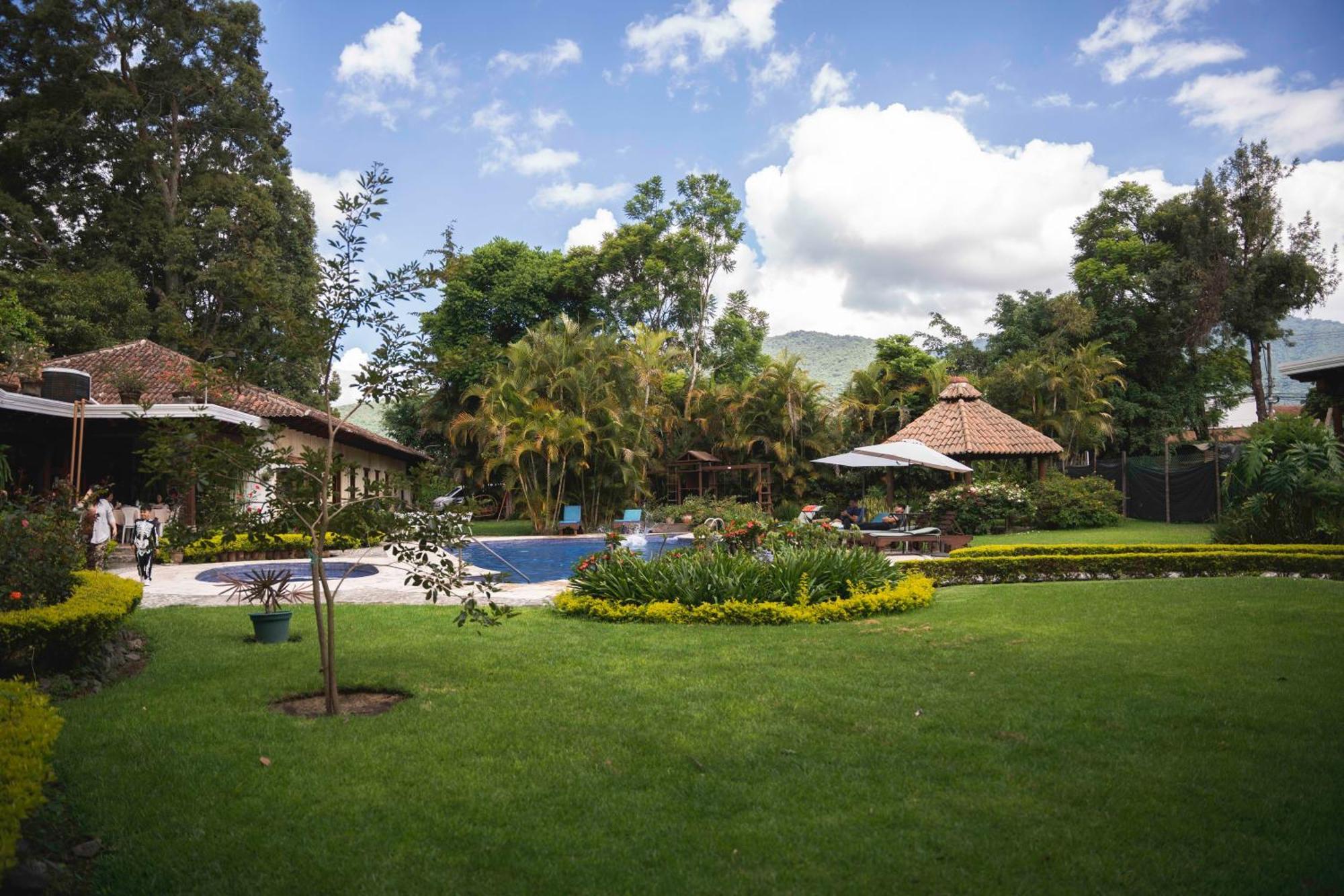 Real Plaza 4* Antigua