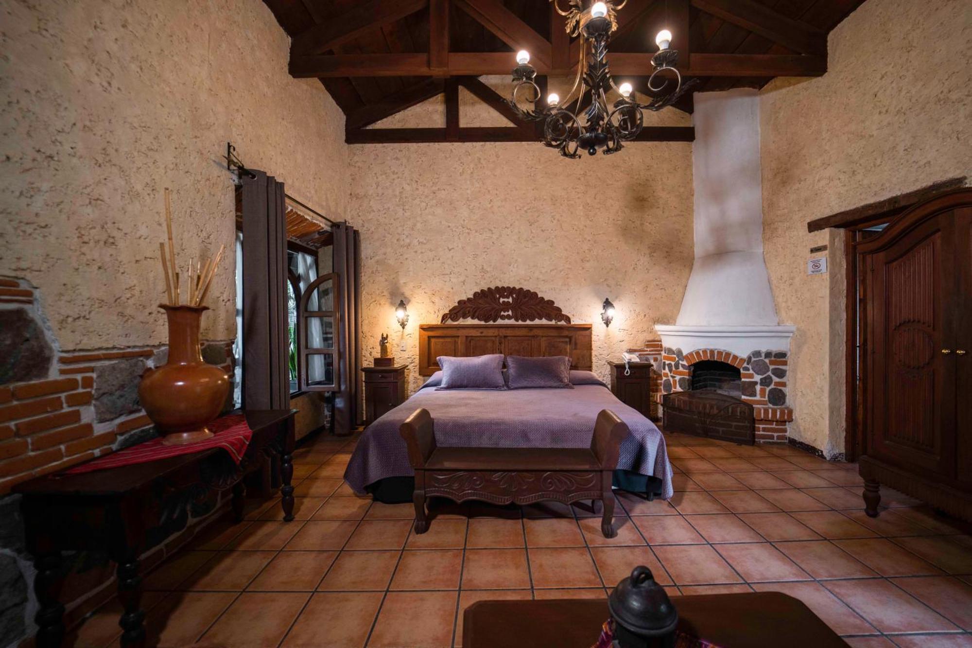 Real Plaza 4* Antigua