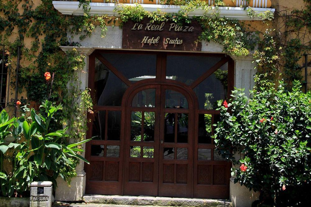 Real Plaza Hotel Antigua